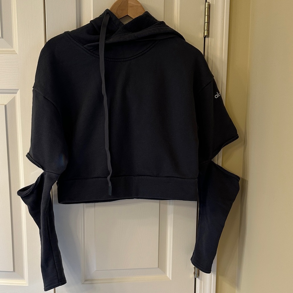 ALO Yoga Women's Dark Cropped Hoodie